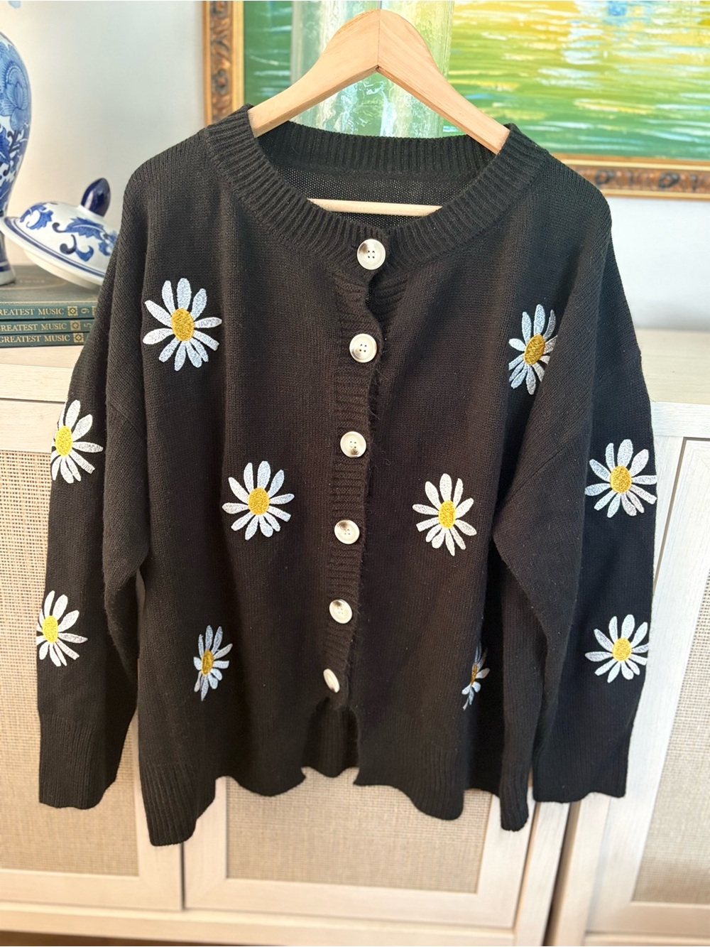 Black Daisy 90’s Button-Front Vintage Women's Sweater Cardigan - Picture 2 of 6